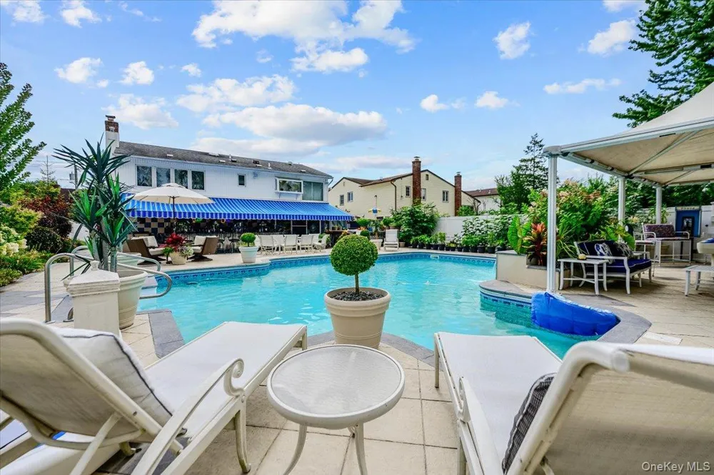 176 Main Street East Rockaway, NY 11518