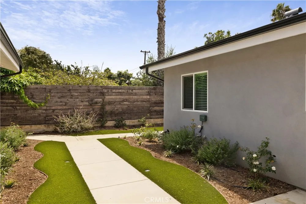 2049 Monrovia Costa Mesa, CA 92627