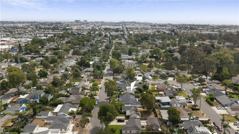 2049 Monrovia Costa Mesa, CA 92627