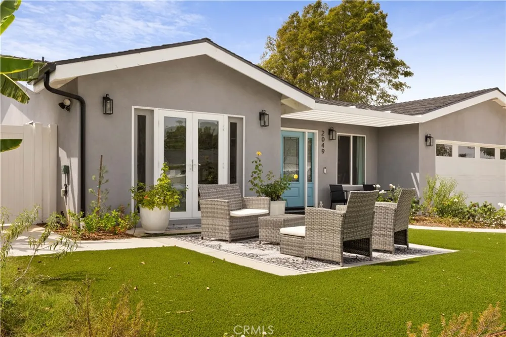 2049 Monrovia Costa Mesa, CA 92627