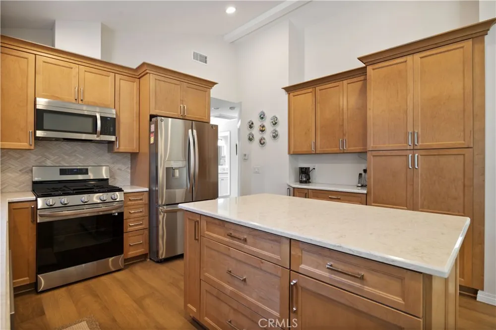 2049 Monrovia Costa Mesa, CA 92627
