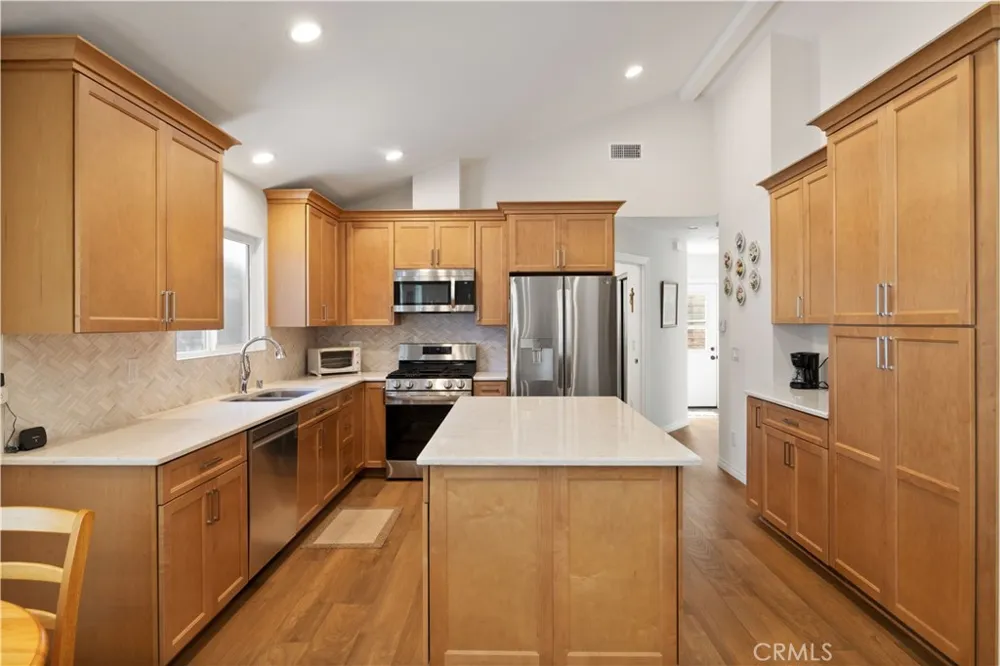 2049 Monrovia Costa Mesa, CA 92627