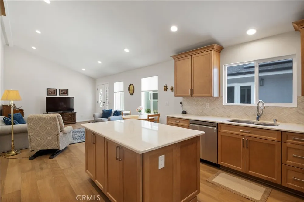 2049 Monrovia Costa Mesa, CA 92627