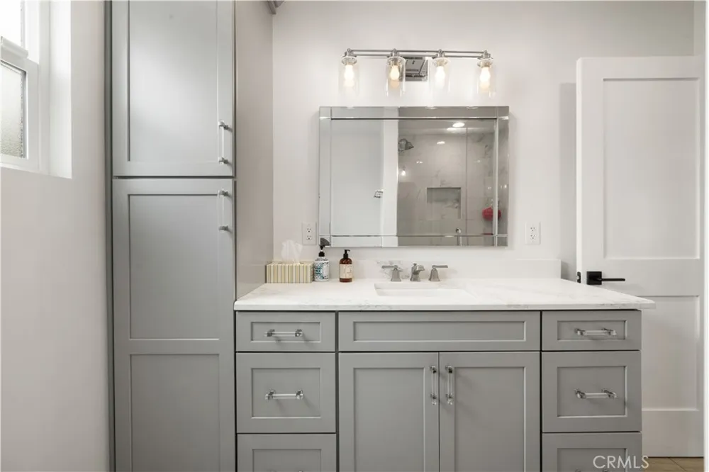 2049 Monrovia Costa Mesa, CA 92627
