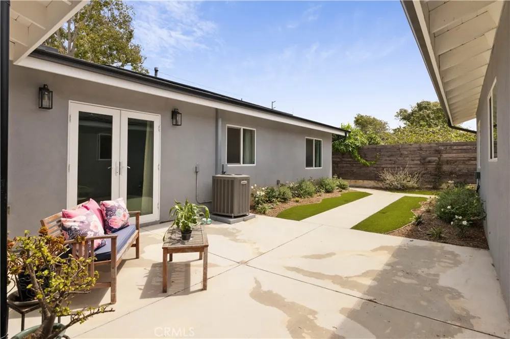 2049 Monrovia Costa Mesa, CA 92627