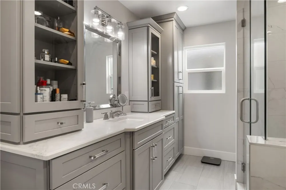 2049 Monrovia Costa Mesa, CA 92627