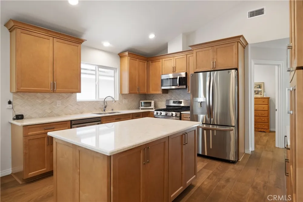 2049 Monrovia Costa Mesa, CA 92627
