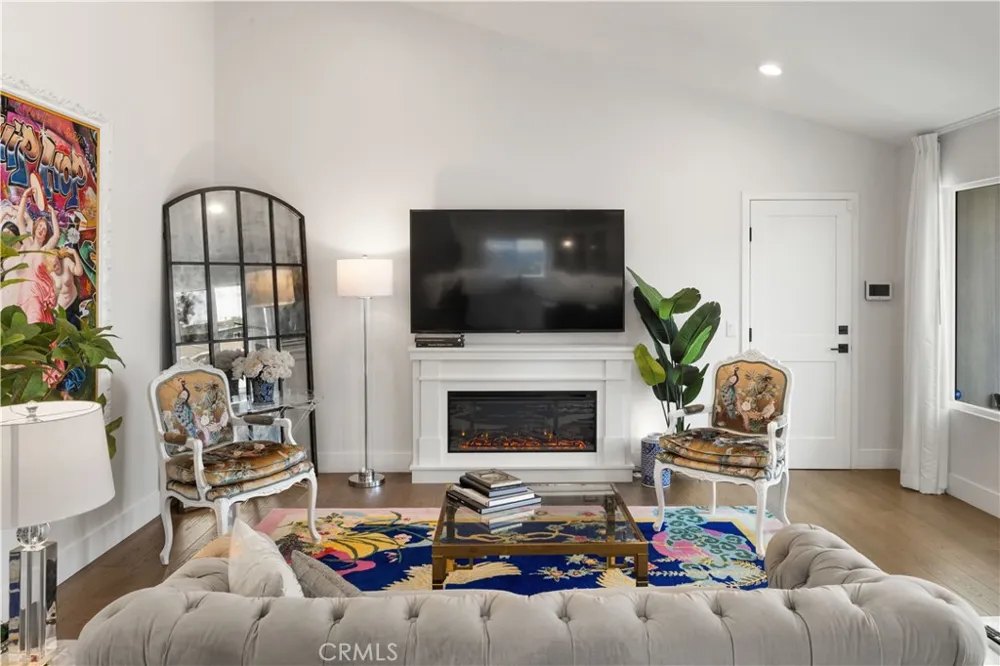 2049 Monrovia Costa Mesa, CA 92627