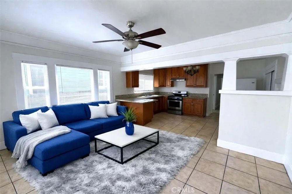 943 Chestnut Avenue Long Beach, CA 90813