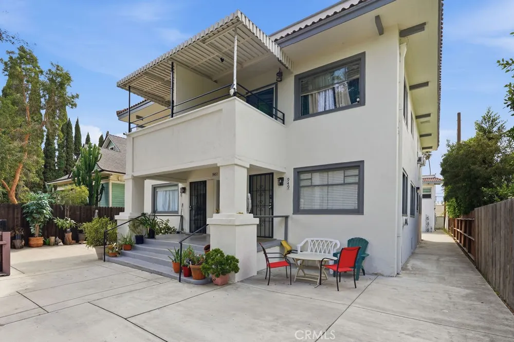 943 Chestnut Avenue Long Beach, CA 90813
