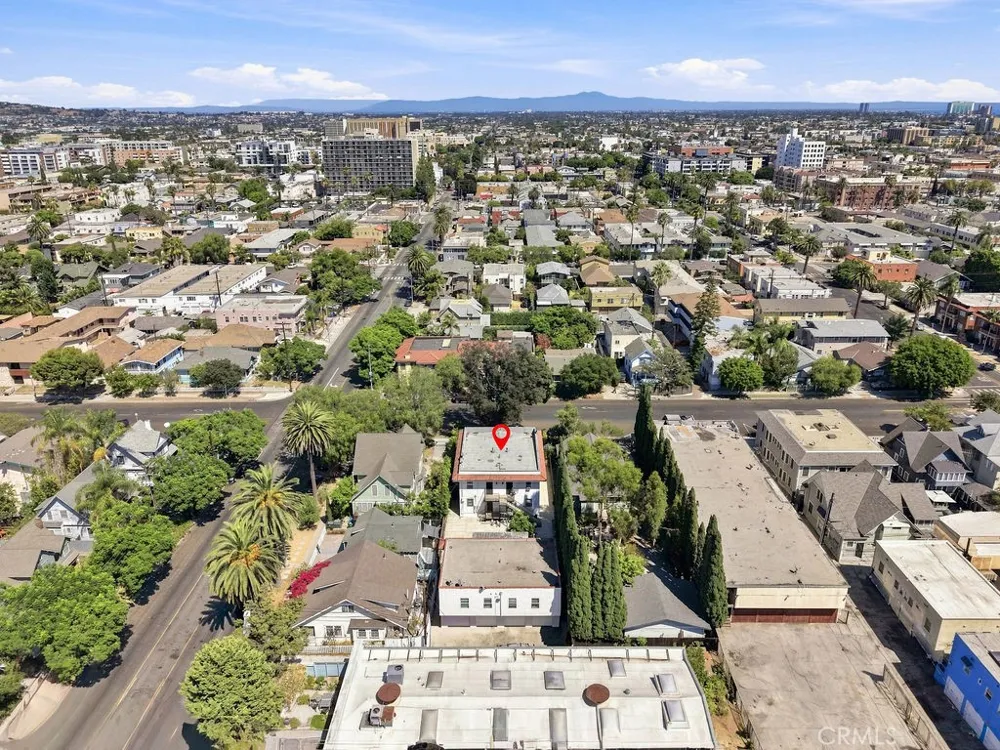 943 Chestnut Avenue Long Beach, CA 90813