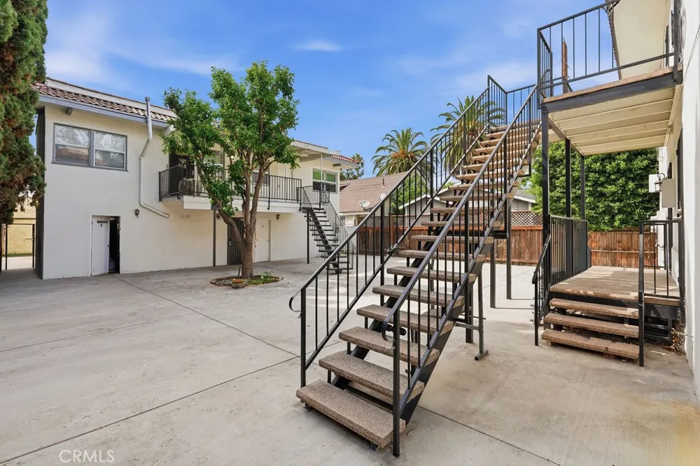 943 Chestnut Avenue Long Beach, CA 90813