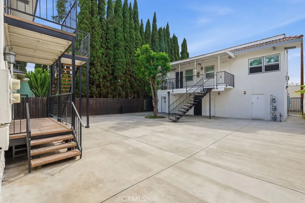 943 Chestnut Avenue Long Beach, CA 90813