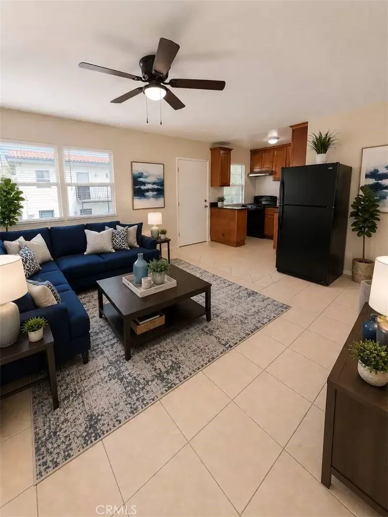 943 Chestnut Avenue Long Beach, CA 90813