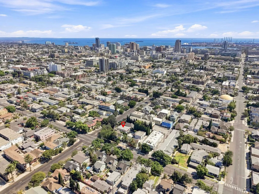 943 Chestnut Avenue Long Beach, CA 90813