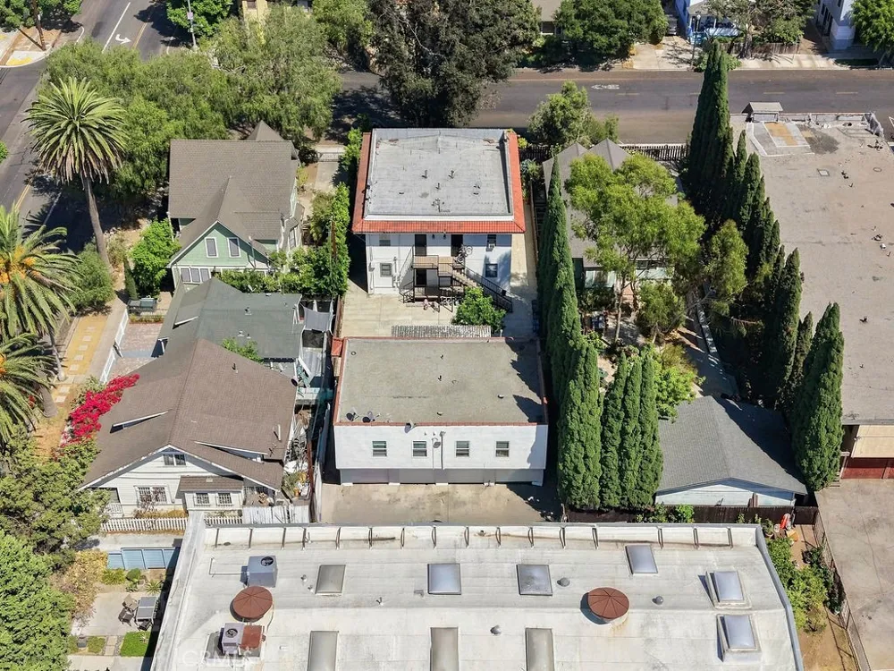 943 Chestnut Avenue Long Beach, CA 90813