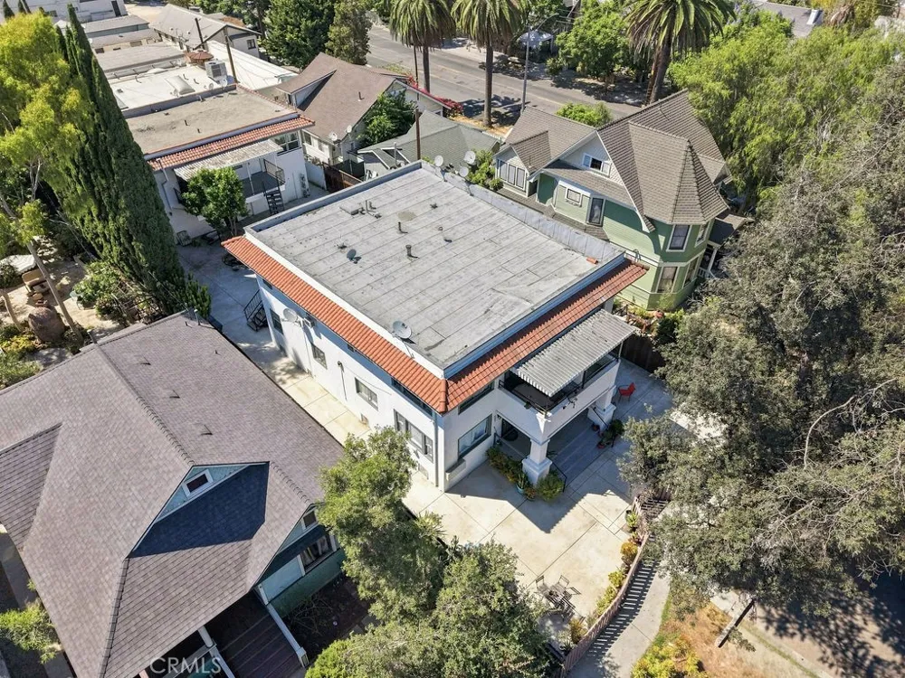 943 Chestnut Avenue Long Beach, CA 90813