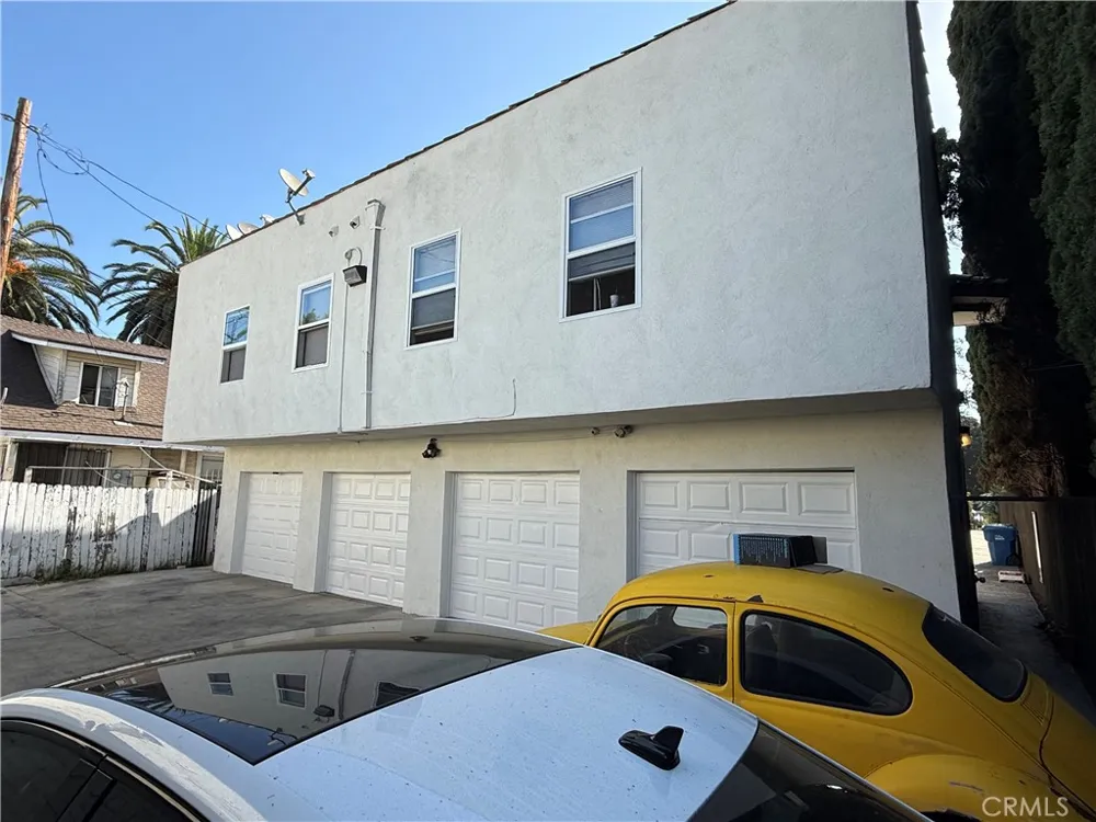 943 Chestnut Avenue Long Beach, CA 90813