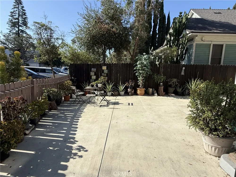 943 Chestnut Avenue Long Beach, CA 90813