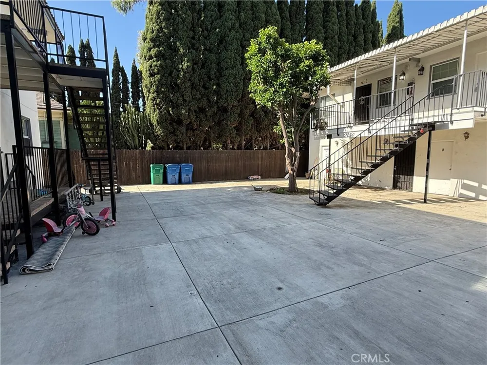943 Chestnut Avenue Long Beach, CA 90813