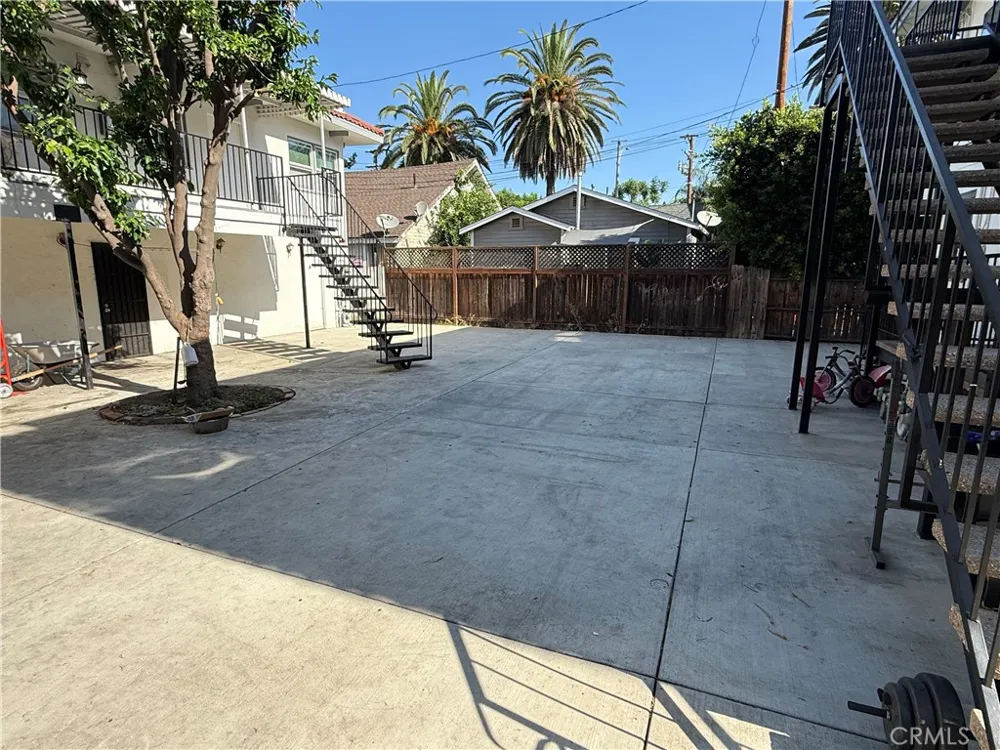 943 Chestnut Avenue Long Beach, CA 90813