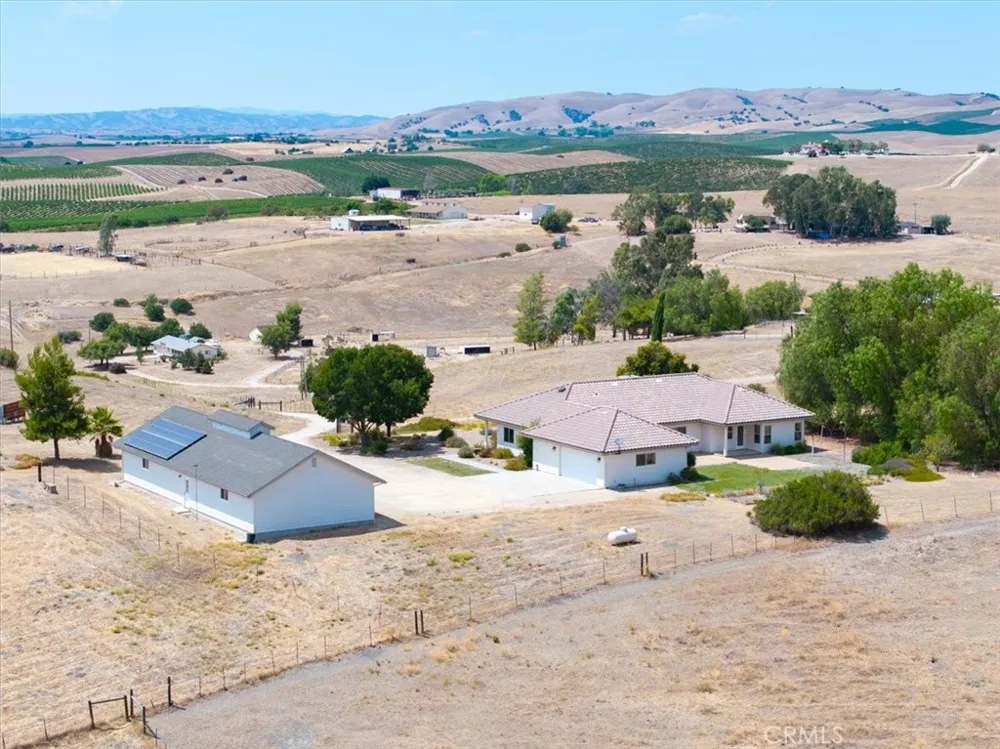 6269 Hog Canyon Road San Miguel, CA 93451