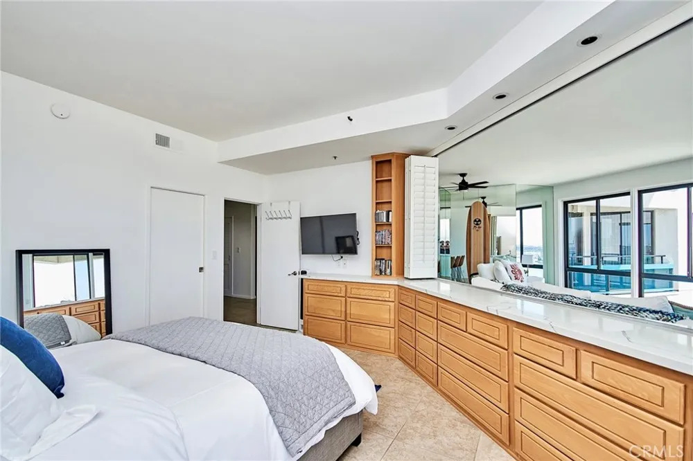 1310 E Ocean #1005 Long Beach, CA 90802