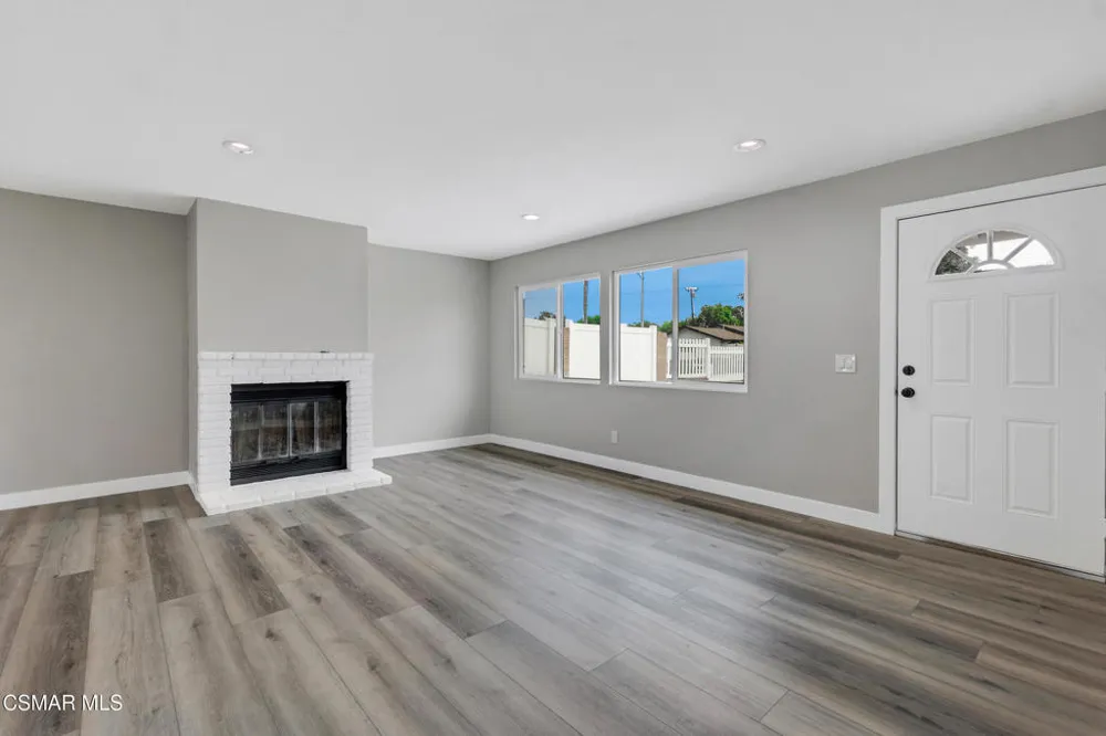 359 Garfield Rondo Ventura, CA 93003