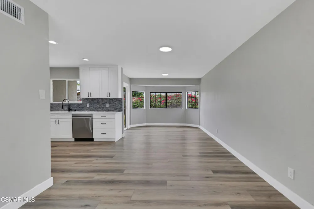 359 Garfield Rondo Ventura, CA 93003