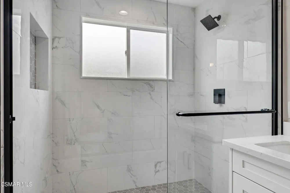359 Garfield Rondo Ventura, CA 93003