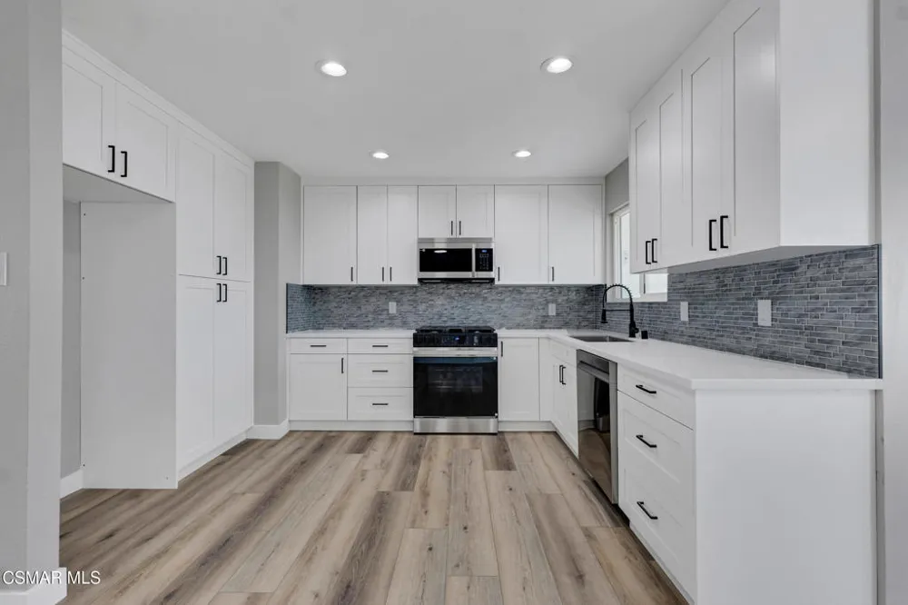 359 Garfield Rondo Ventura, CA 93003