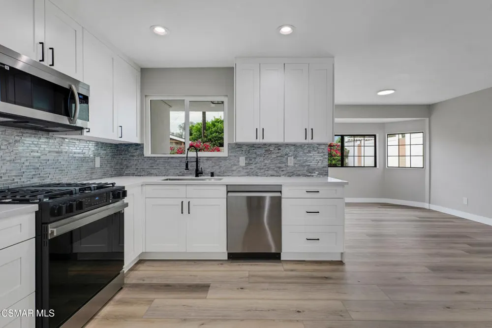 359 Garfield Rondo Ventura, CA 93003