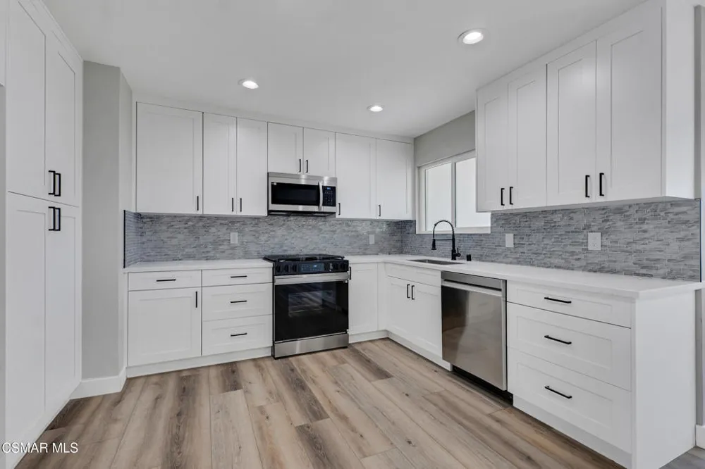 359 Garfield Rondo Ventura, CA 93003