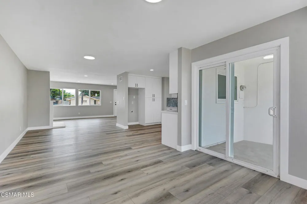 359 Garfield Rondo Ventura, CA 93003