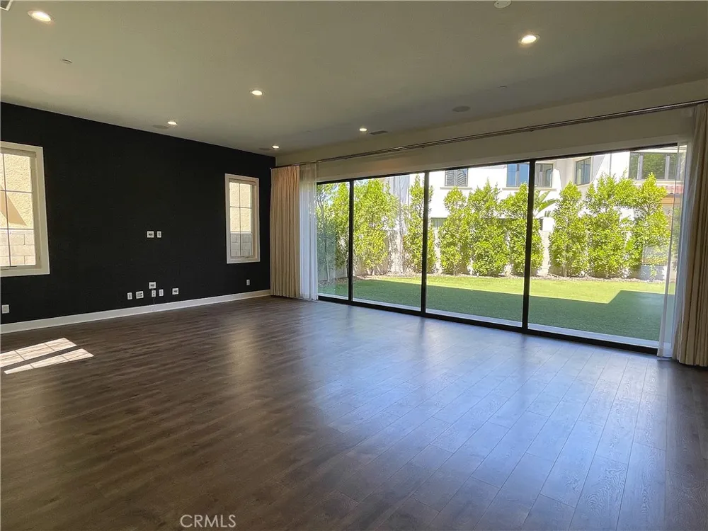 57 Pulsa Irvine, CA 92618