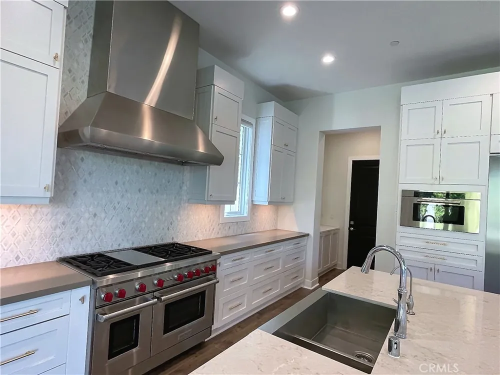 57 Pulsa Irvine, CA 92618