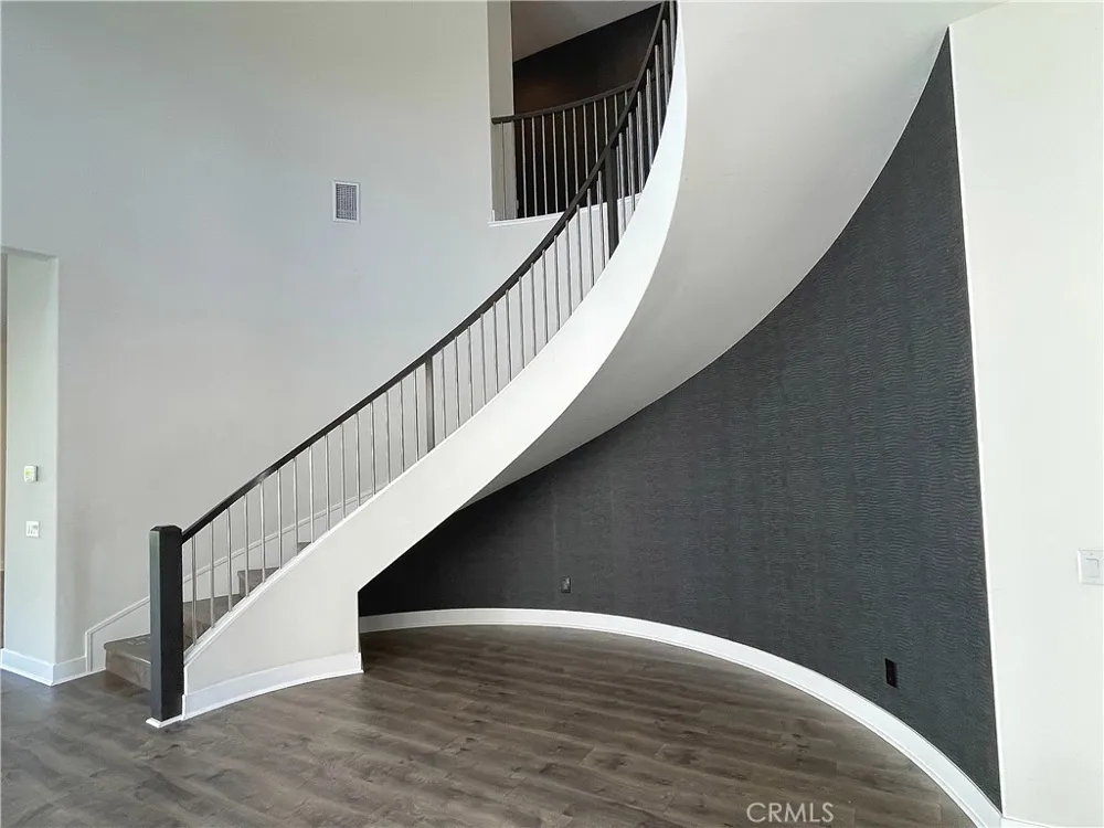 57 Pulsa Irvine, CA 92618