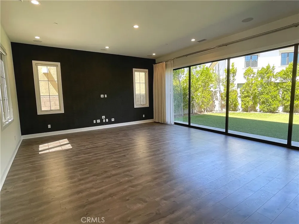 57 Pulsa Irvine, CA 92618