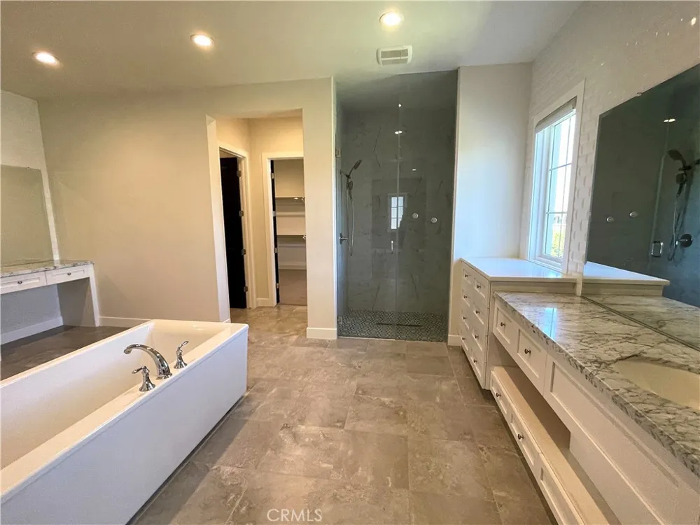 57 Pulsa Irvine, CA 92618