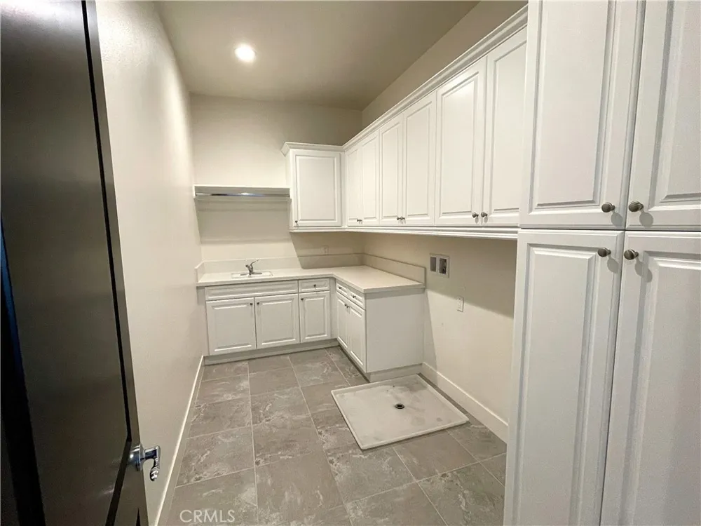 57 Pulsa Irvine, CA 92618