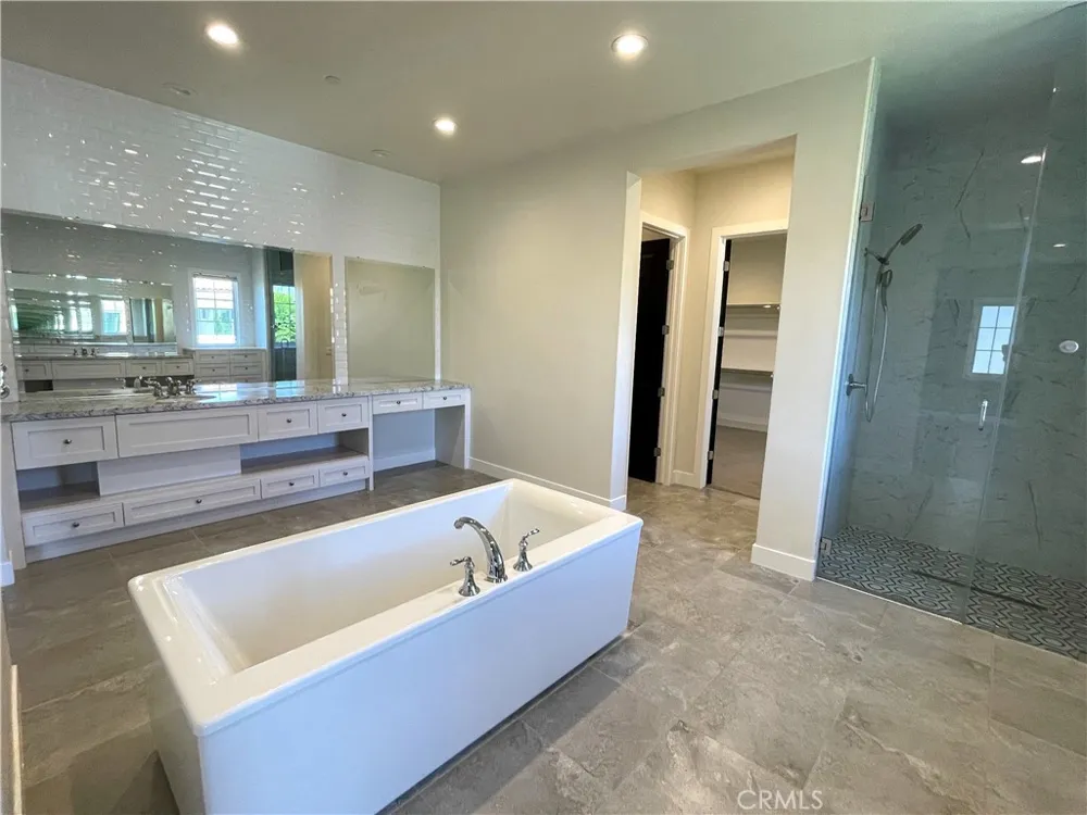 57 Pulsa Irvine, CA 92618