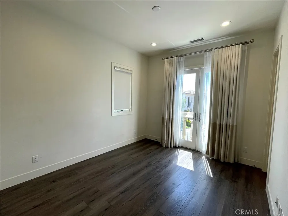 57 Pulsa Irvine, CA 92618