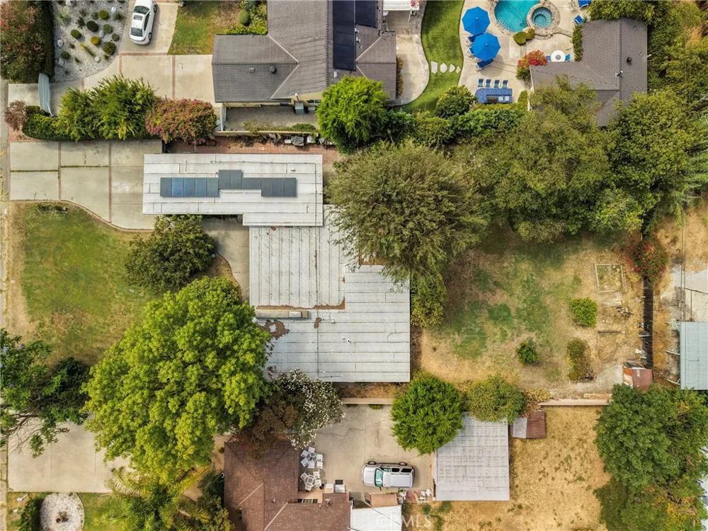 7911 Genesta Lake Balboa, CA 91406