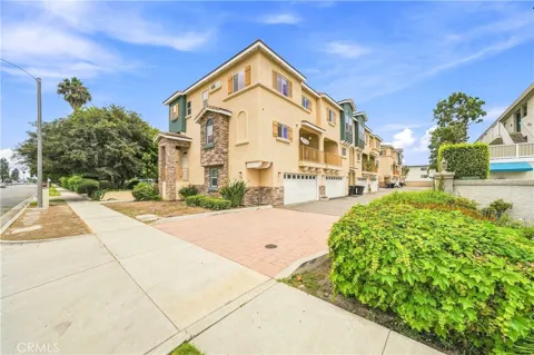 670 S Magnolia Avenue