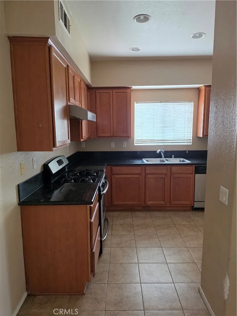 670 S Magnolia Avenue Anaheim, CA 92804