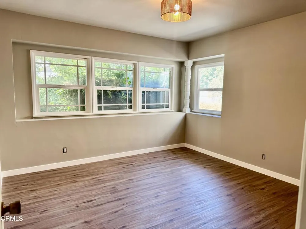 3911 El Lado Drive Glendale, CA 91214
