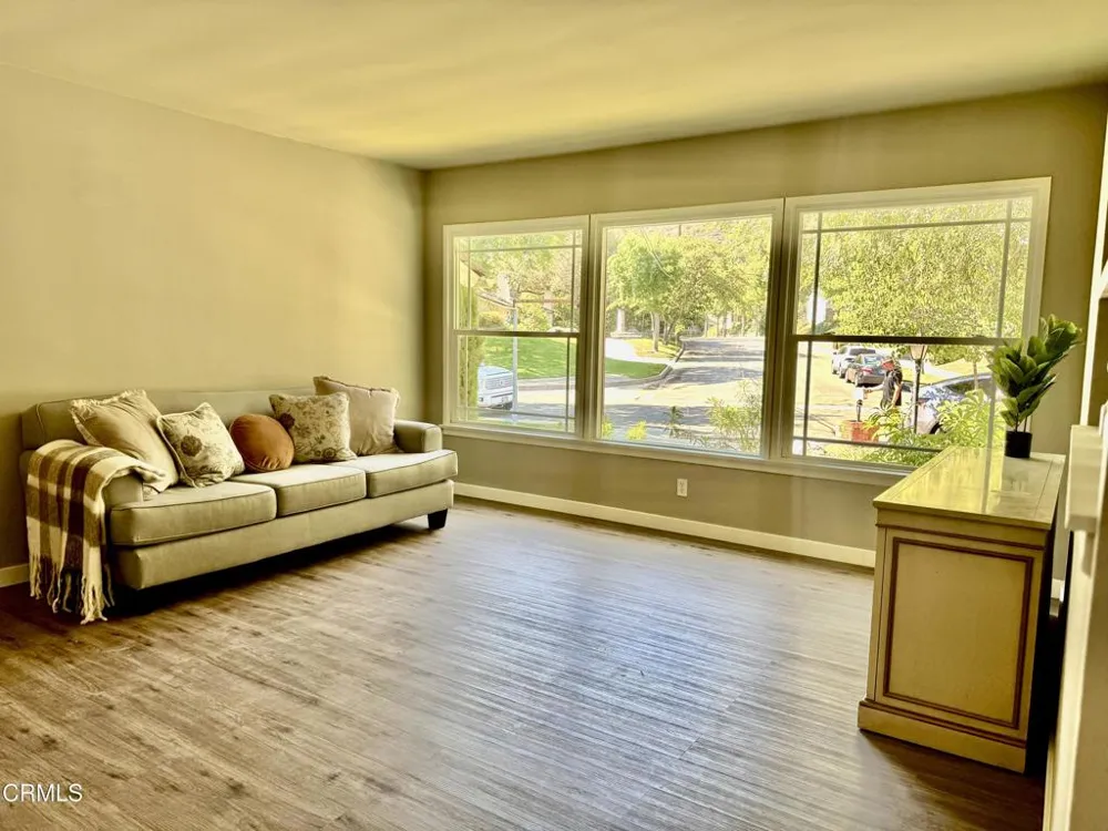 3911 El Lado Drive Glendale, CA 91214