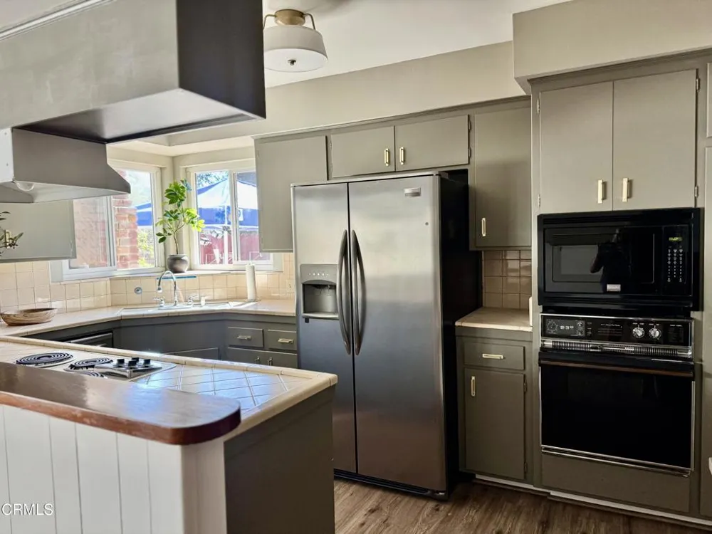 3911 El Lado Drive Glendale, CA 91214