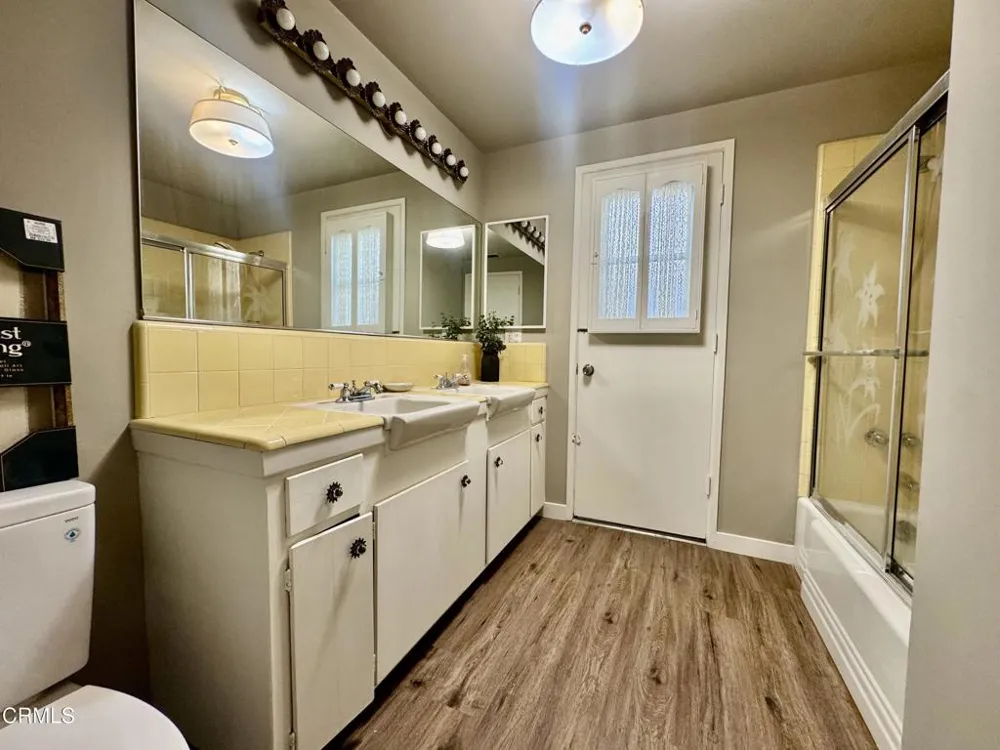 3911 El Lado Drive Glendale, CA 91214