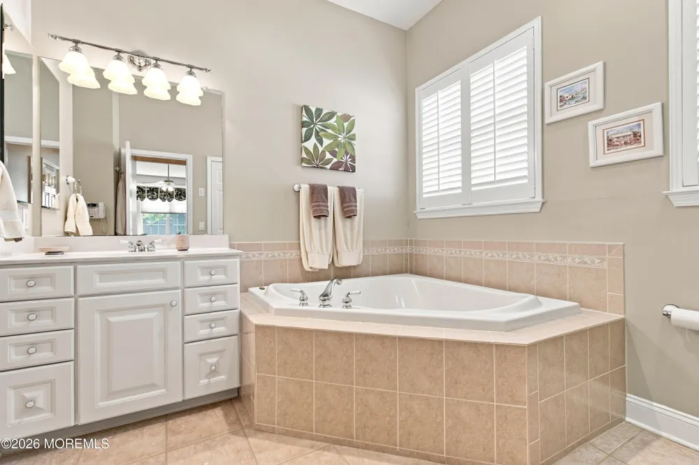 31 Devonshire Way Jackson, NJ 08527